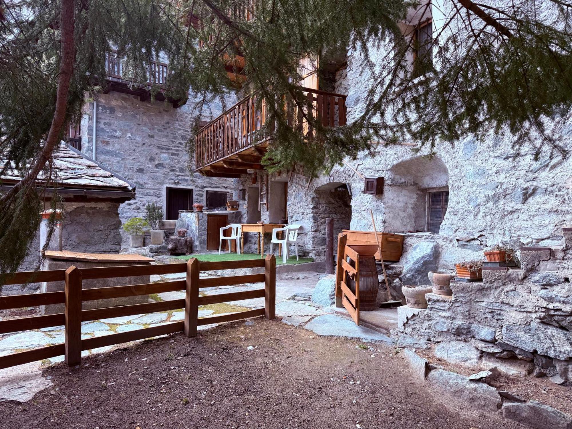 Casa Vacanze Nora Chamois Exterior foto